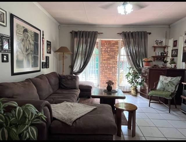 4 BEDROOM HOUSE FOR SALE IN ARCON PARK